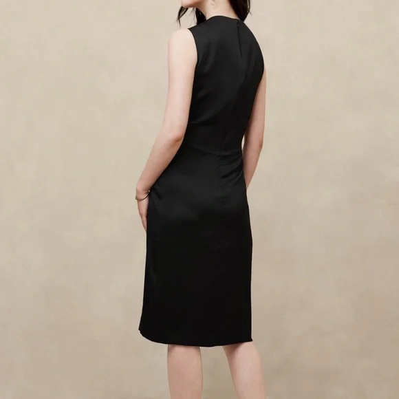 Banana Hammered Satin Knee Length Dress - Picture 3 of 4